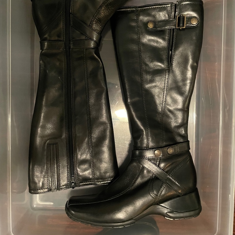 Brand new Clarks boots